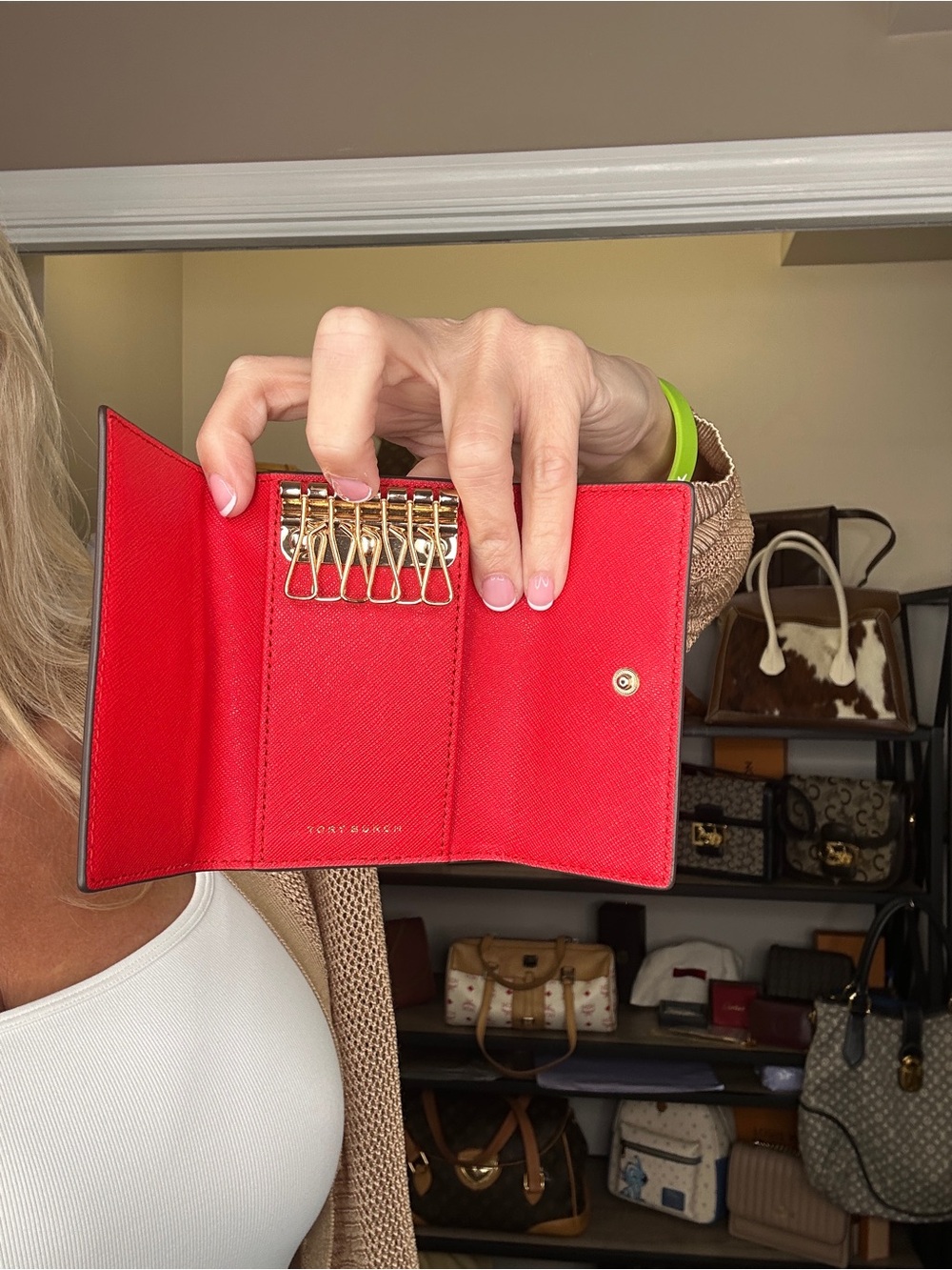 NWT Tory Burch Emerson Key Case Brilliant Red Saffiano Leather Gold Hardware - Picture 9 of 11